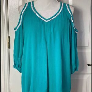 HAILEY LYN Gauze Cold Shoulder Top. Women’s